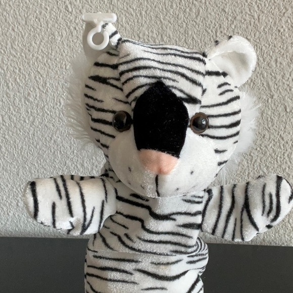 🫶🏼 New Zebra Animal Hand Puppet. For Girl or Boy. - Picture 7 of 8